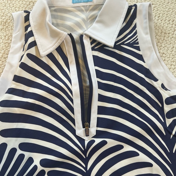 J.McLaughlin Navy leaf print tennis/golf top. - Picture 3 of 5